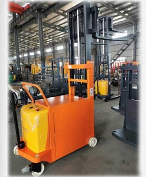 Semi-electric pallet stacker with No-Leg design